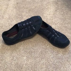 Skechers relaxed fit memory foam shoes